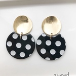 大ぶりゴールド ドット ピアス・樹脂ピアス・イヤリング