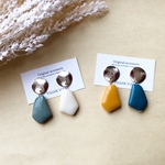 メタルプレート＆ビビットカラーのアクリルピアス