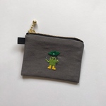 刺繍 ミニミニポーチ イヤホン入れ 雨宿り かえる