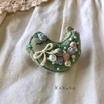 ふんわり鳥さんの刺繍ブローチ ローズ