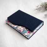 本革とリバティの名刺入れ  ネイビー