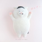 ばんざーい！白黒ブチねこさんのブローチ