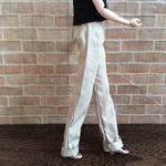 D210＿薄グレーのパンツ（momoko）