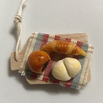 ミニチュアパンのカッティングボードのマグネット