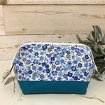 ＊お値下げしました♪   小花のワイヤーポーチ