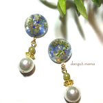 490円☆花(かすみ草)中☆パールのピアス/イヤリング