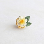 【マスクにも】 白花たんぽぽ のタックピン＊つまみ細工＊