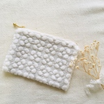 刺繍の小さなポーチ