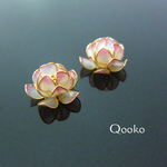 開いてゆく蓮の花のピアス【 ピンク 】