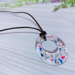 トリコロール フラワー かすみ草 レジン ネックレス♪