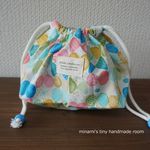 お弁当袋　シンプル　巾着　ちょうちょ柄　パステルカラー　