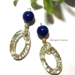400円☆レジンオーバルリング(かすみ草)☆ネイビーのピアスのピアス/イヤリング
