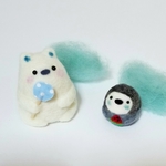 🐻うちわ白くまと豆ペンギン（赤スイカ）🐧