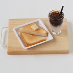 三角バタートーストと二層アイスコーヒー
