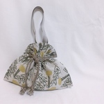 再販‼︎【SALE】キュッとかわいい巾着バッグ （たんぽぽ）