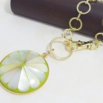 *BB2***　高品質シェル（フラワー）☆バッグチャーム（緑）
