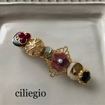 アンティークボタンの華やかバレッタ