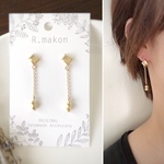 マットゴールドの揺れる華奢ピアス/シルバー925刻印芯