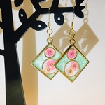 ピンクの押し花レジンアクセサリー(ピアス・イヤリング・バッグチャーム・ヘアゴム)