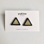 ふちどり三角ピアス（black)