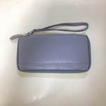 柔らかい上質な本革の大きめクラッチウォレット