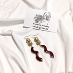 くねくねボルドーゴールド ピアス/イヤリング