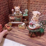 ショコラトリーブラウン背景のみ☆☆ドールハウス、アンティーク、ミニチュア、インテリアに(*^_^*)