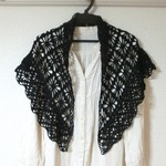 ★ご予約品★　ひらひら三角ショール　ブラック