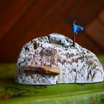 古材で作った小屋オブジェ