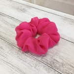 シフォン生地で作ったシュシュ（チェリーピンク）