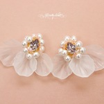 Charlotte flower "morning haze"　花びらピアス&イヤリングR429