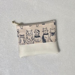 感謝セール品❤️おすわりねこ柄😸 便利ラミネート ミニポーチ