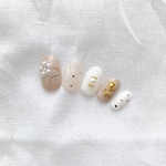 モカベージュ パールフラワーネイルチップ