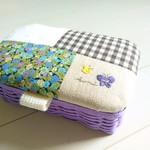 蝶刺繍の小物入れ(小)