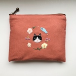 ハチワレねこのお花のポーチ