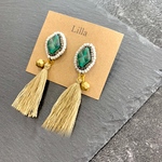 ビーズの刺繍ピアス◆