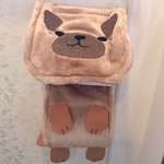 ふわふわパグのトイレットペーパーホルダー
