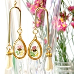 お花とパールが揺れるピアス