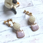 パールボールと水玉にゃんこ イヤリング