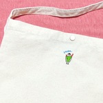 【両面つかえる！】手刺繍 sodaくん◎サコッシュ