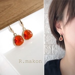歪みマロンチャームのフックピアス/スカレットオレンジ
