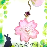オルゴナイト　透き通る桜と花びらストラップ
