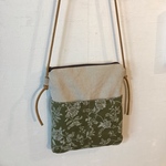 SALE❣️ボタニカル柄とリネンのサコッシュバック♡カーキ色