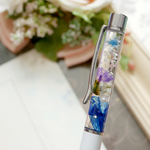 【No,21】ハーバリウムボールペン完成品☆ ホワイトｘシルバーｘブルー系フラワー  ☆誕生日やお祝いなどプレゼントラッピング無料☆