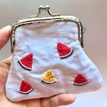 スイカの刺繍がま口