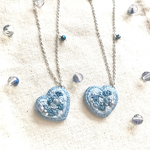 【ビーズ刺繍】ブルージュ💙プチハートネックレス