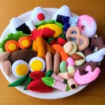 お弁当&ランチプレート　《おにぎり&ドーナツ&ステーキ》　★フェルトままごと