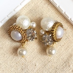  大人可愛い♡ビジューピアス ・イヤリング（レトロボタン）