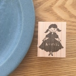 パフスリーブの女の子   【ありがとう】消しゴムはんこ