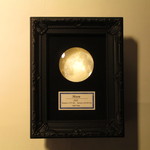 月の標本　ランプ　黒色額　小（白/黄色光）　GS002WY